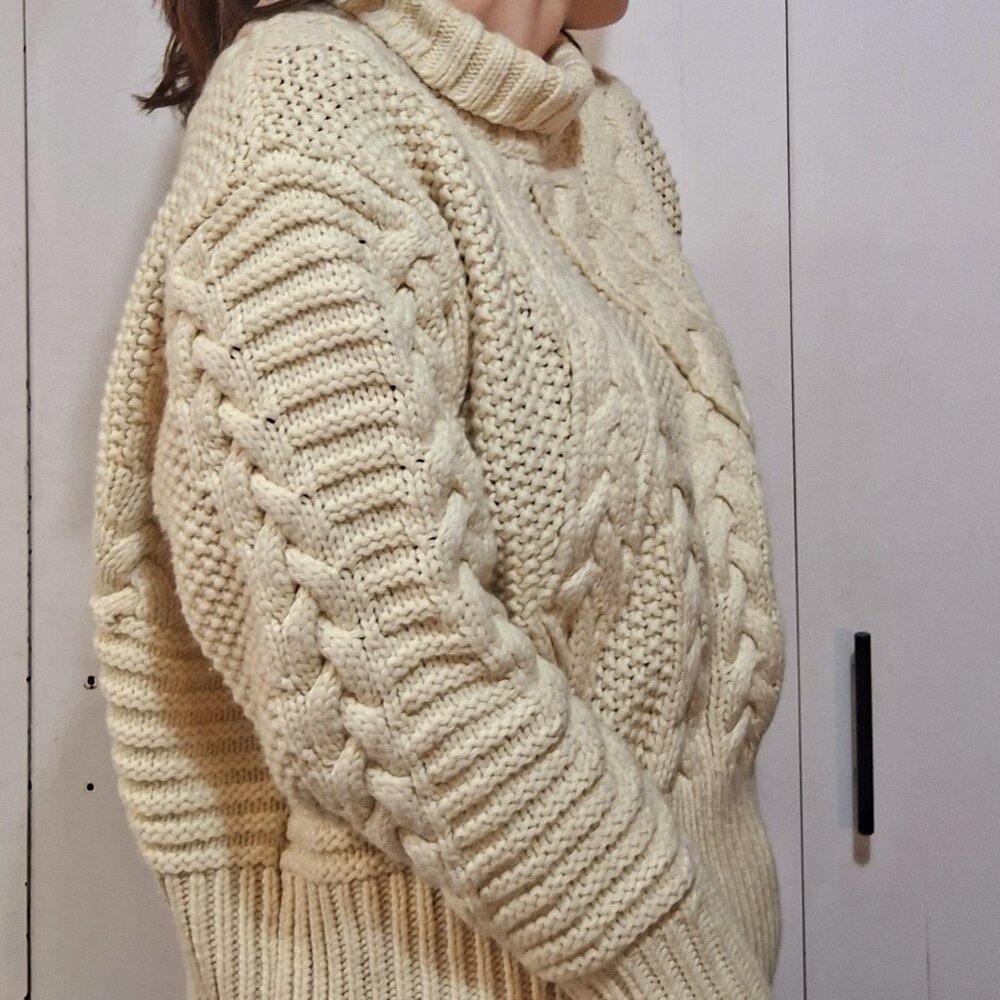 Chunky Knit Off- White sweater